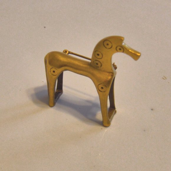 Jewelry - Vintage Brass Trojan Horse Brooch